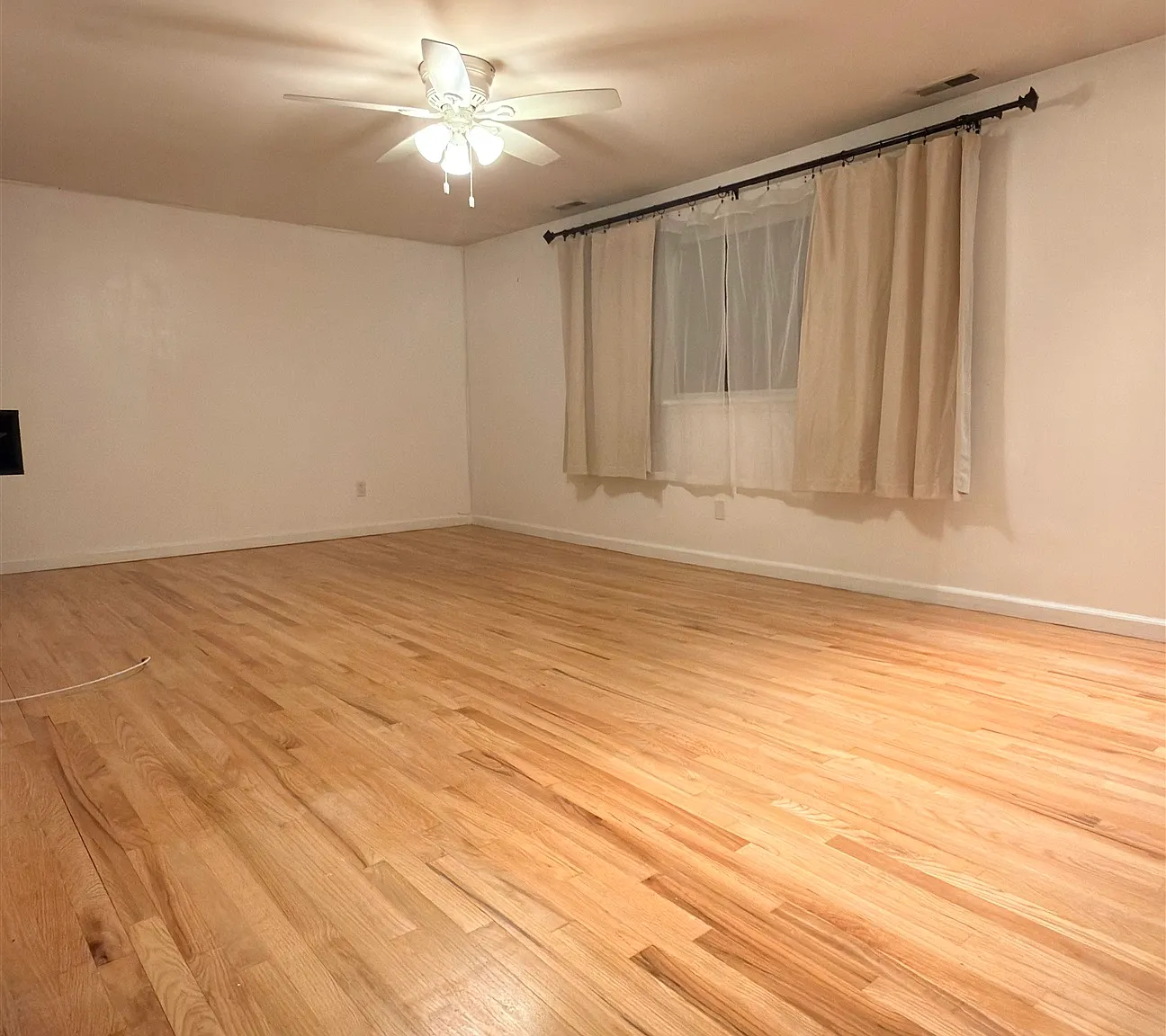 2 bed, 1.0 bath, $2,300 — Photo 2