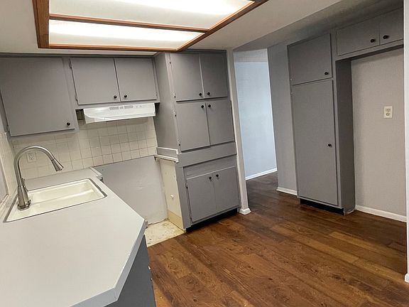 3rd image of 7311 Country Club Dr