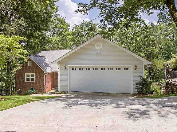 2nd image of 10109 Skylark Dr SE