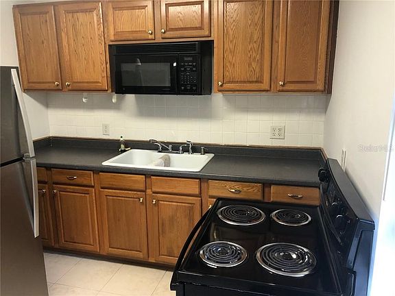 5th image of 2522 Yale Ave