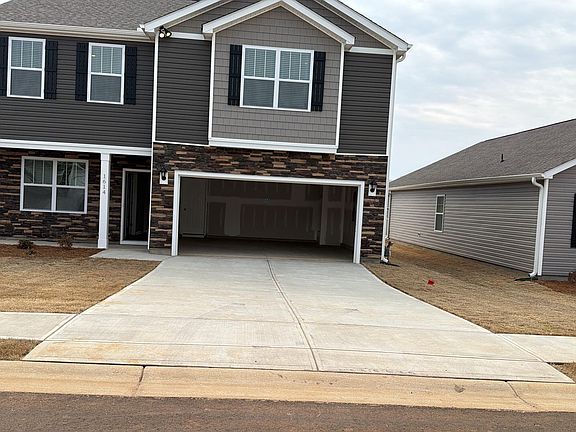 2nd image of 1614 Yarrow Ln