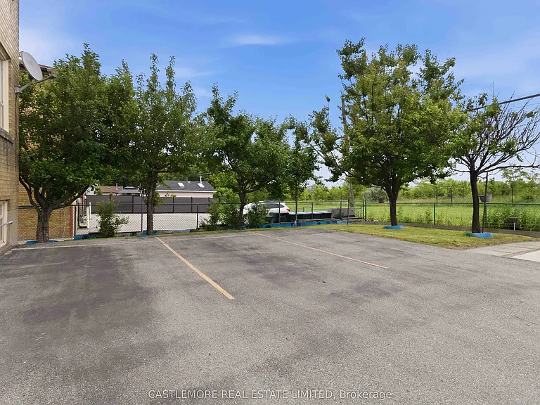 9 Allenby Ave #3 — Photo 14