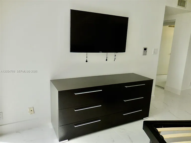 1000 Island Blvd #2308 — Photo 16