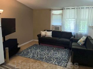 617 W Calhoun St APT C, Macomb, IL 61455