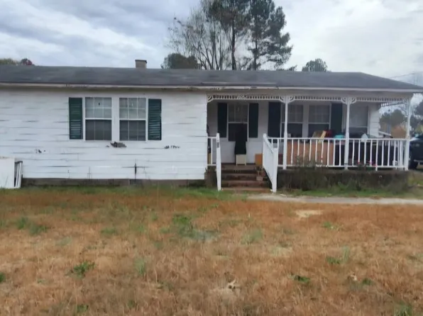 2825 E Old Spring Hope Rd, Nashville, NC 27856