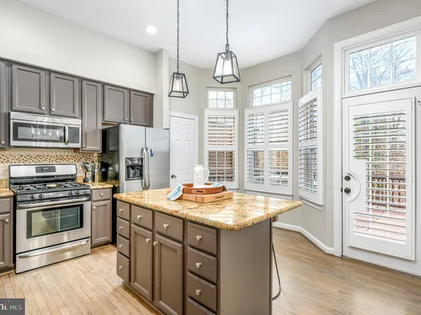 47635 Weatherburn Ter, Sterling, VA 20165