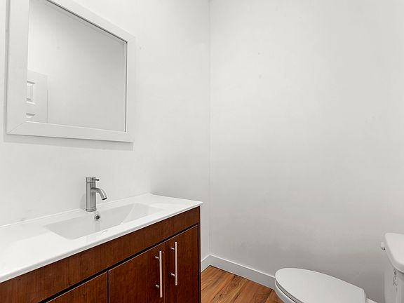 3rd image of 1302 N Poinsettia Pl #1302
