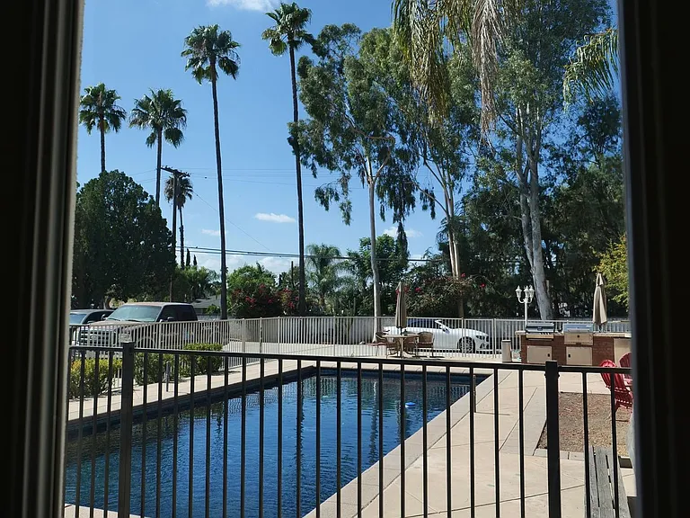 10916 Arleta Ave — Photo 4