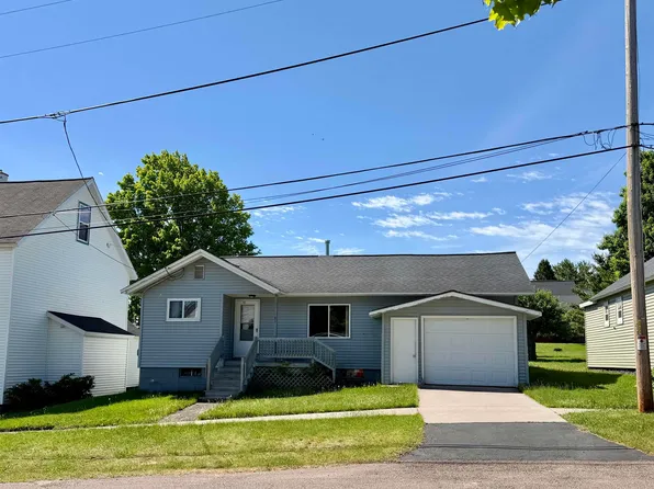61 4th St, South Range, MI 49963