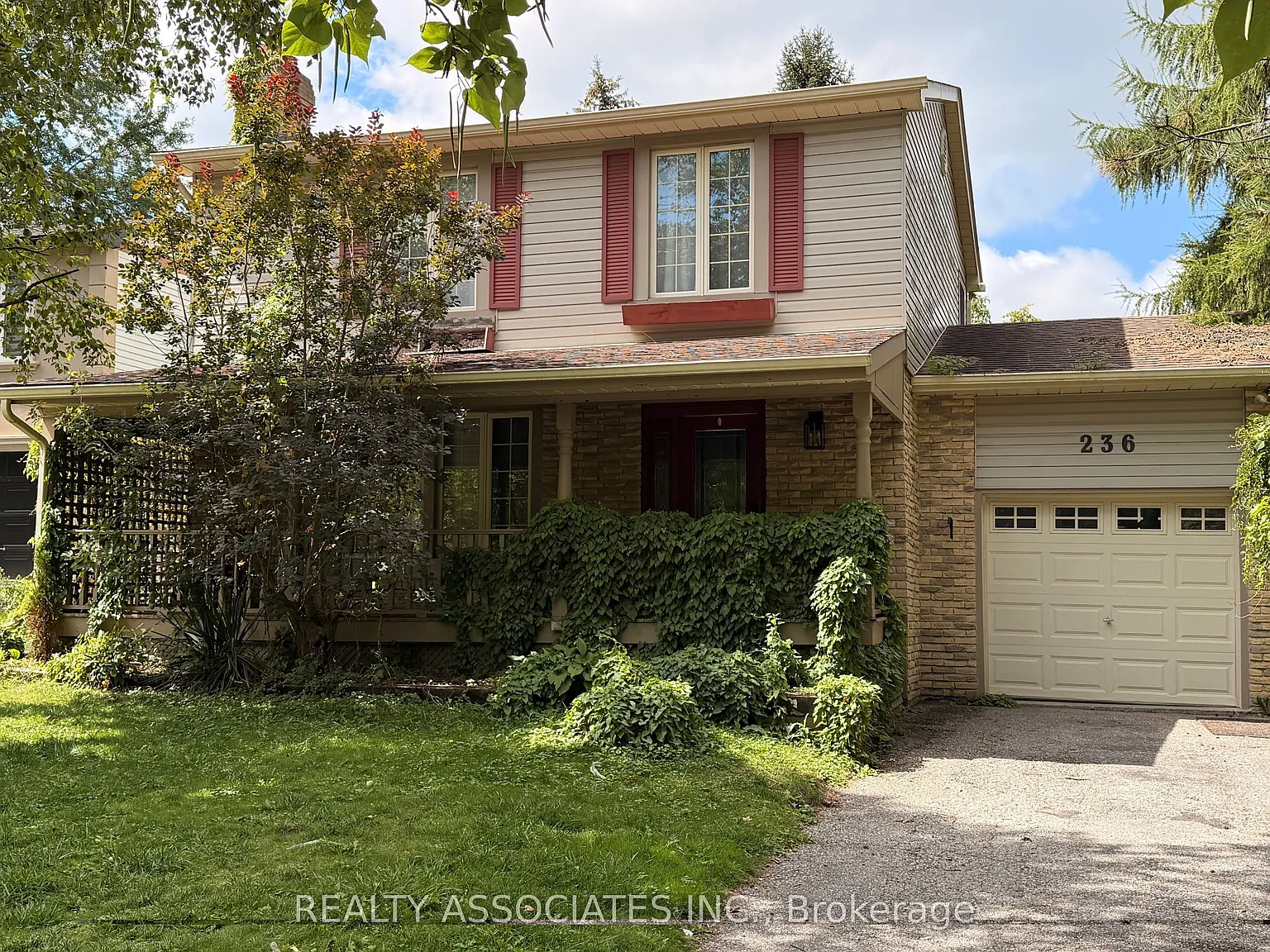 3 bed, $2,950 — Photo 1