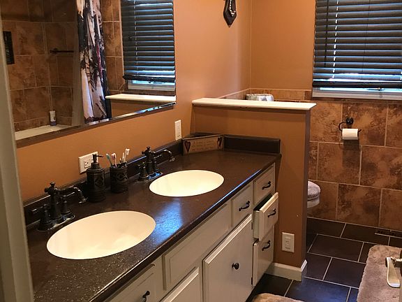 5th image of 1210 William Ct