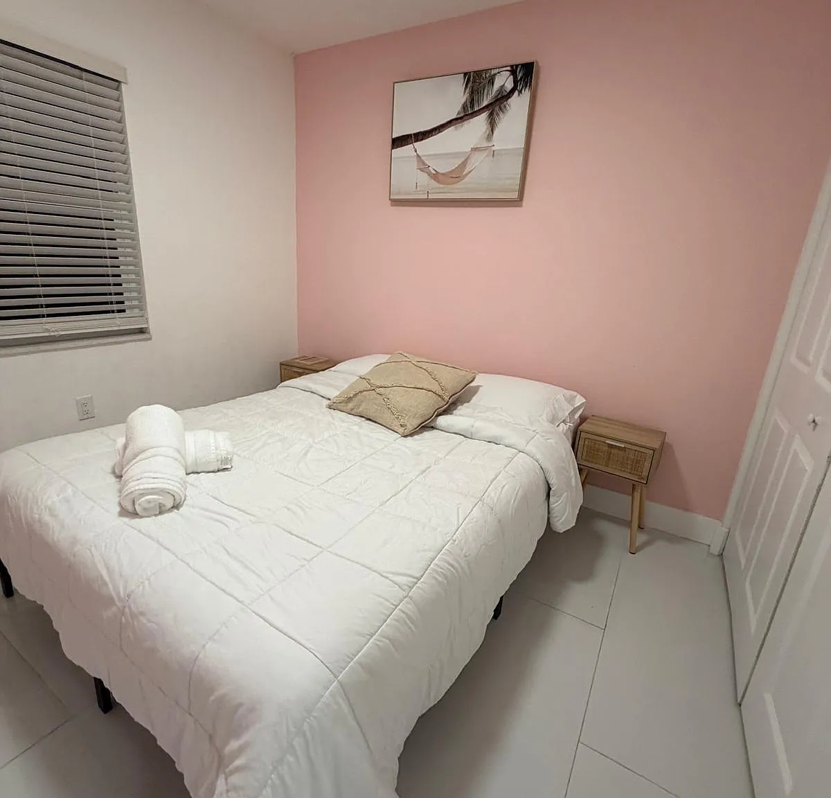 3 bed, 2.0 bath, 2332 sqft, $2,950 — Photo 1