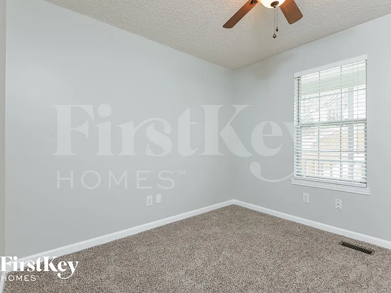 682 Brandy Dr — Photo 11
