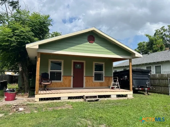 906 N Wheeler St, Victoria, TX 77901