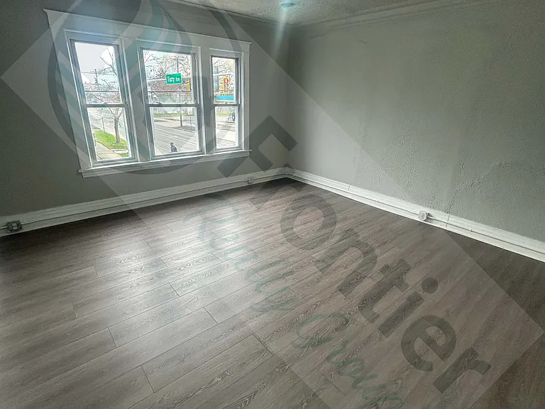 502 19th St #4 — Photo 7