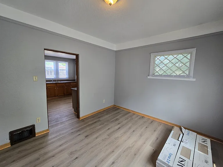 519 Baltimore St — Photo 10