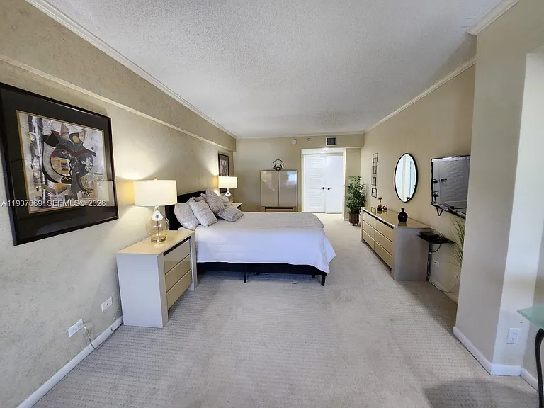 2301 Collins Ave #1026 — Photo 14