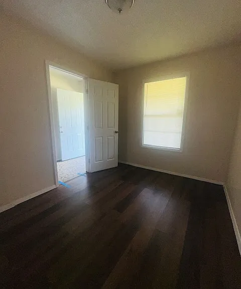5038 Bryndale Ave — Photo 4