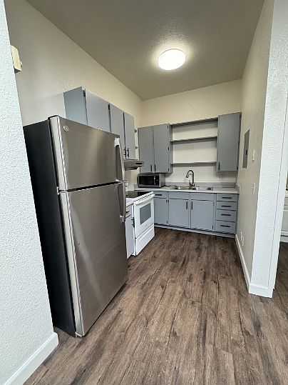 1st image of 520 6th Ave #88f7f8a08