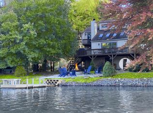 1319 Arrowhead Dr, Pocono Lake, PA