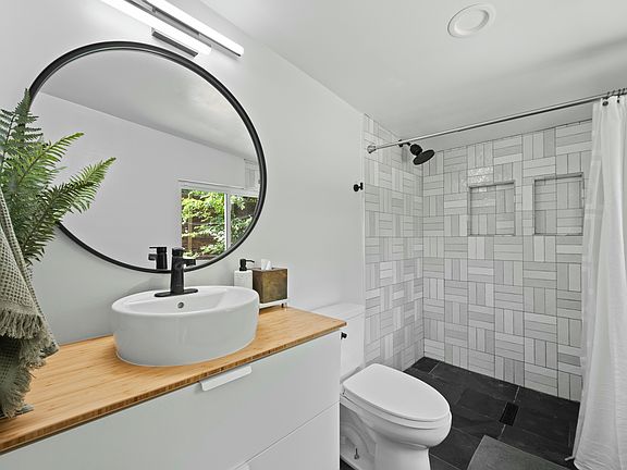 5th image of 8742 Mediterranean Dr