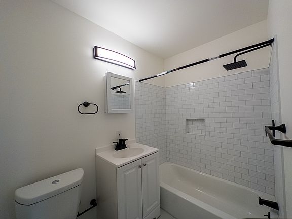 3rd image of 640 Lincoln Ave #B9