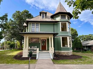 512 W Broadway St, Decorah, IA 52101