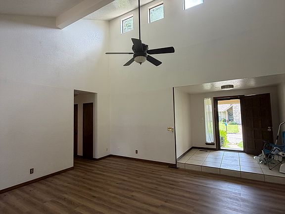 4th image of 6409 E 94th Pl