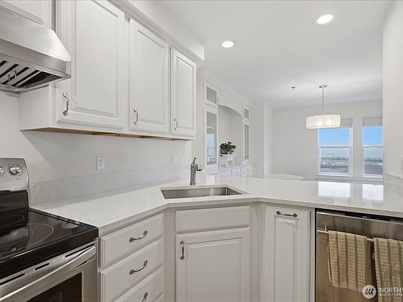 4th image of 2219 Rucker Avenue #201