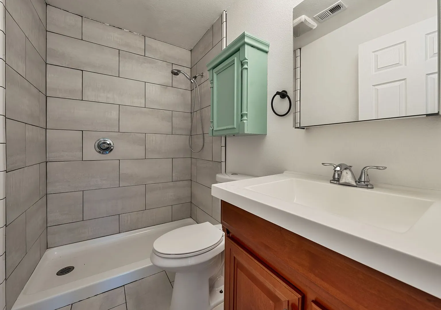 Charming Updated 1 Bedroom Home in Placerville with Deck! — Photo 4