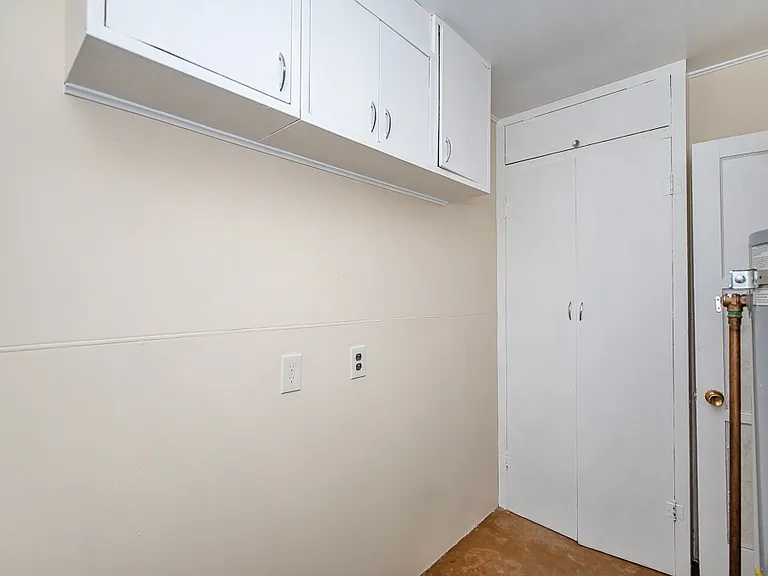 2465 S 7th Ave — Photo 14