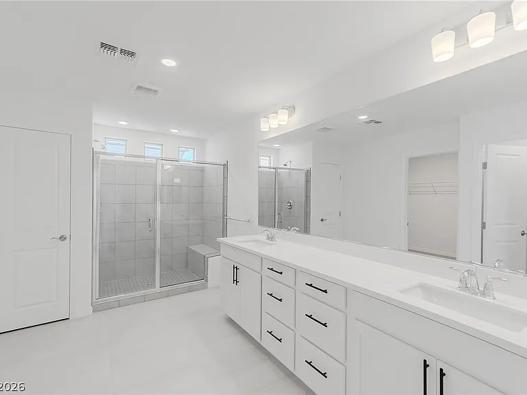 5749 Tioga Way — Photo 18