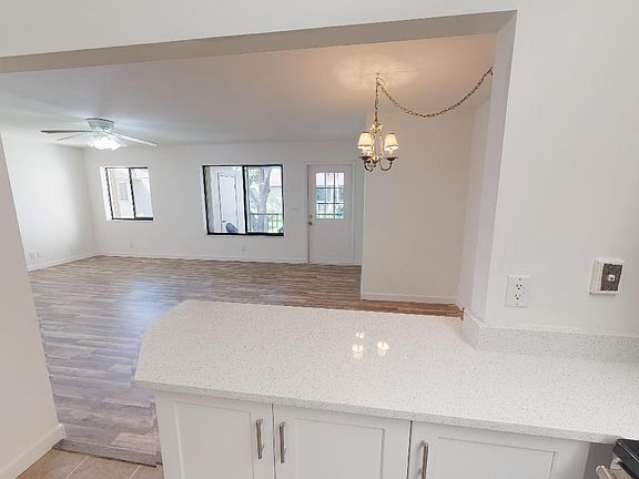 4th image of 520 Shady Pine Way APT B2