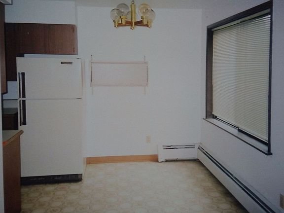 Dining Area/Window w/View of Courtyard