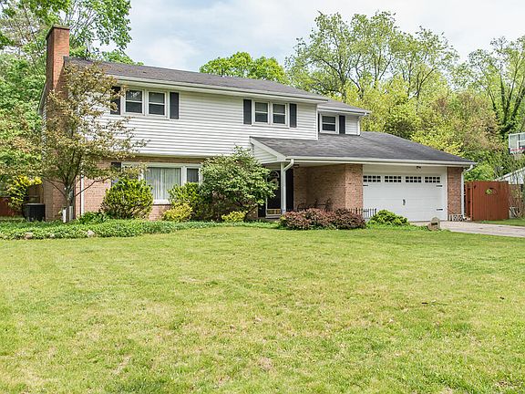 2nd image of 2707 Lomond Dr