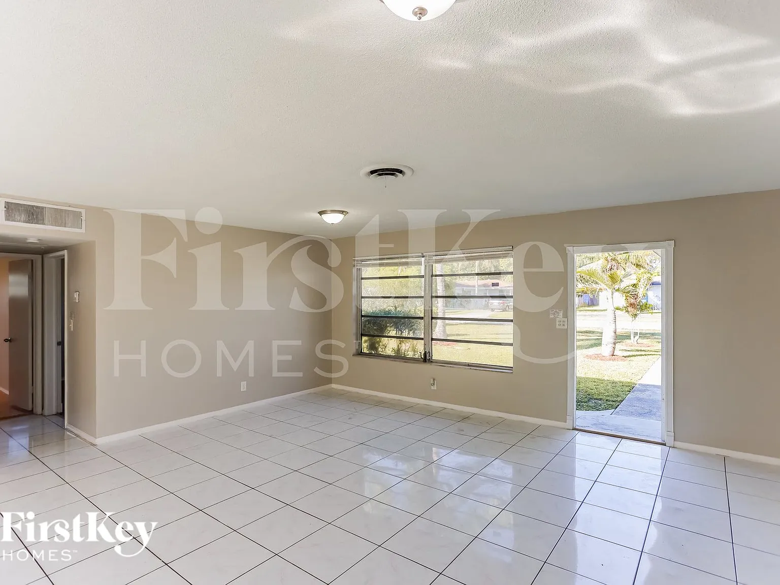 3 bed, 2.0 bath, 1456 sqft, $2,980 — Photo 4