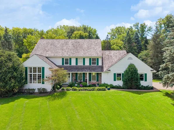215 Hollander Rd, Wayzata, MN 55391