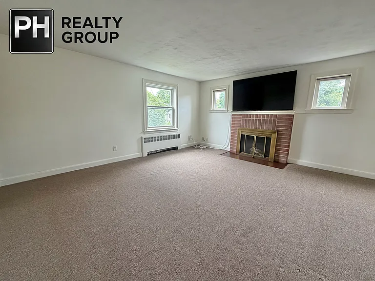17 Hatfield Rd — Photo 7