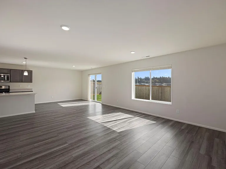 9214 Candytuft Dr SE — Photo 5