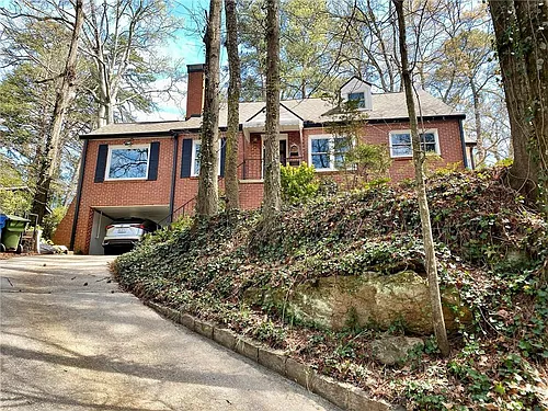 487 Lakeshore Dr NE #2 Photo 1