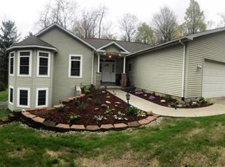 153 E Maple Ridge Rd, Newaygo, MI 49337