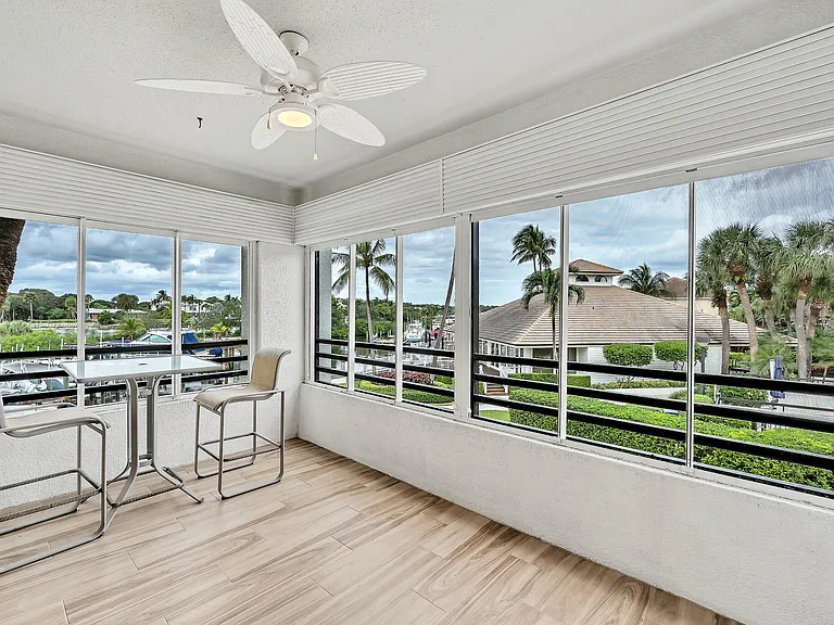 827 Oak Harbour Dr — Photo 19