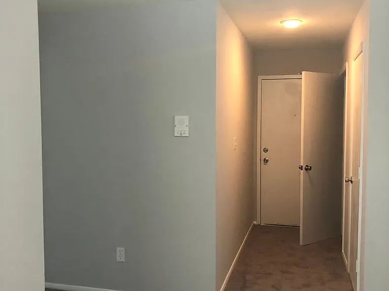 Coventry Court West Apartments — Photo 71