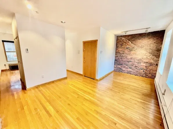 7 Thacher Ct #2, Boston, MA 02113