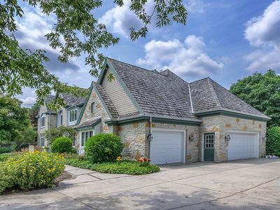 W353S2975 Tallgrass Ct, Oconomowoc, WI, 53066