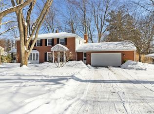 125 Briarhill Rd, Williamsville, NY 14221