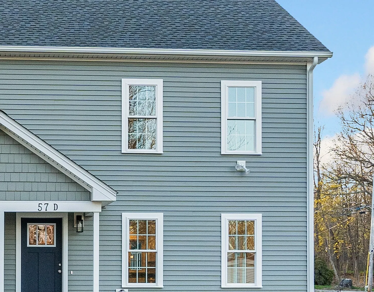 3 bed, 1.5 bath, 1320 sqft, $2,800 — Photo 2