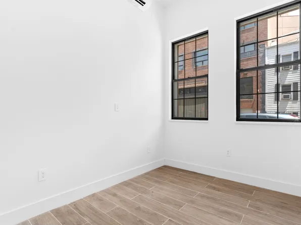 11 Olive Street image 7 of 9