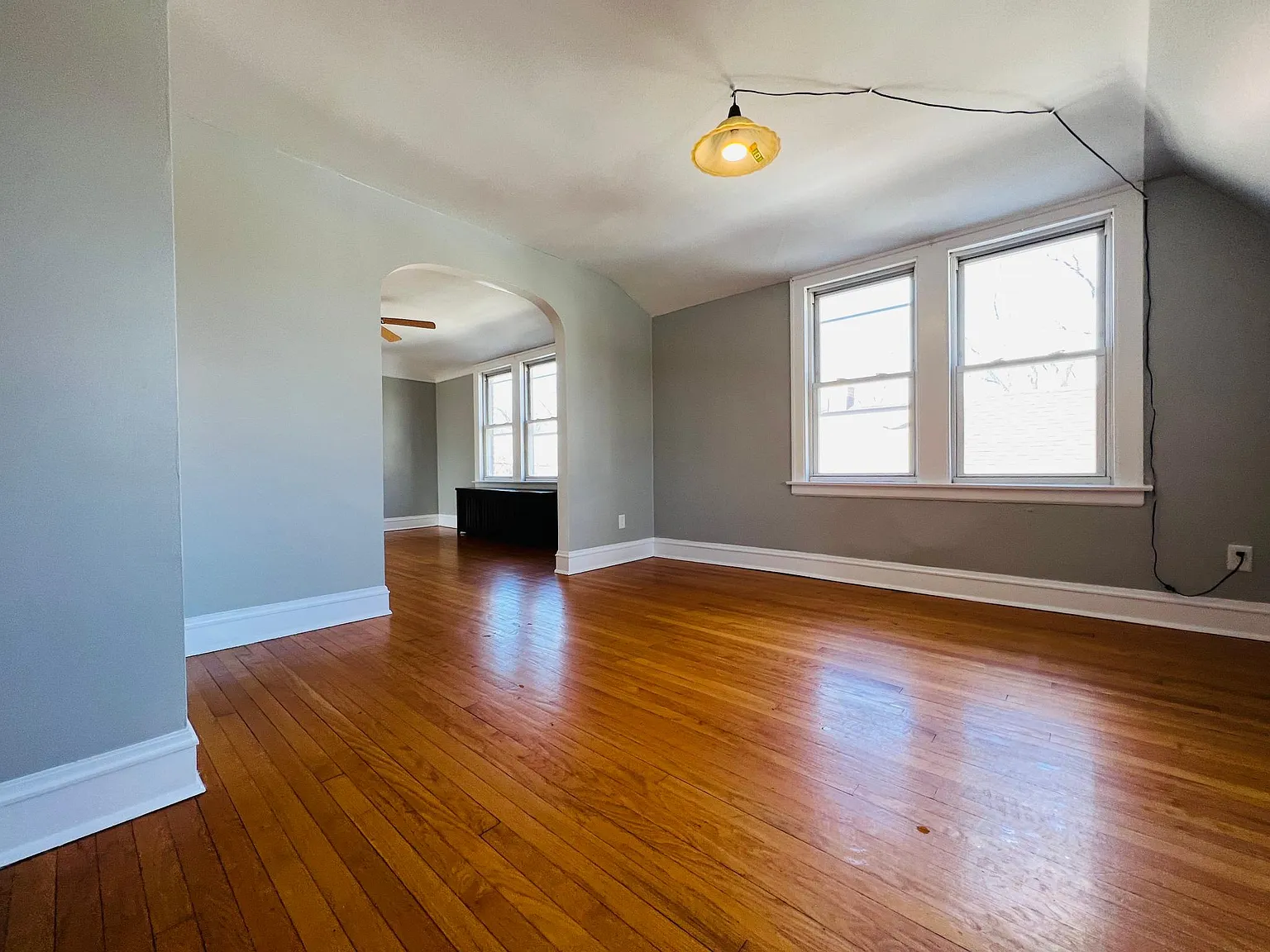 3050 N Normandy Ave — Photo 2