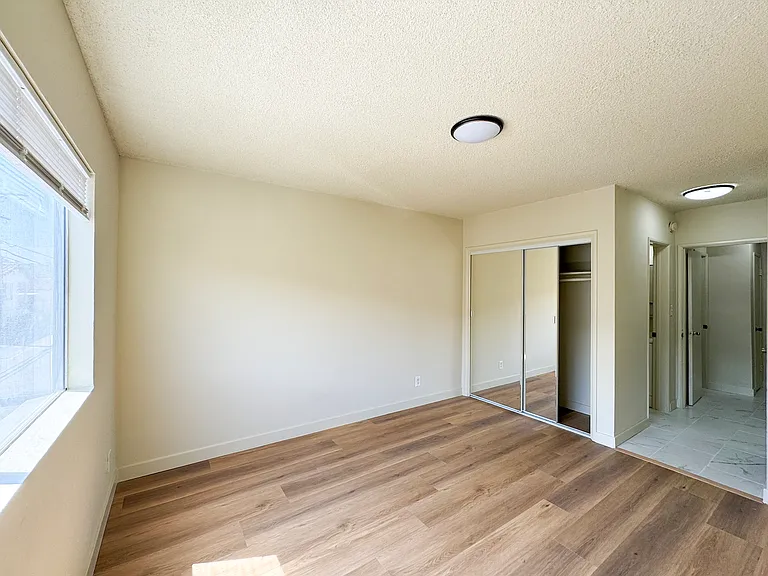 4375 York Blvd #111 — Photo 17
